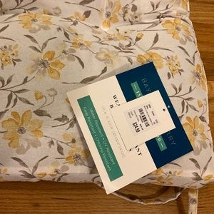 Bench Cushion NWT, indoor/outdoor, Bay & Mulberry. 18" x 45" (45 cm x 114 cm)